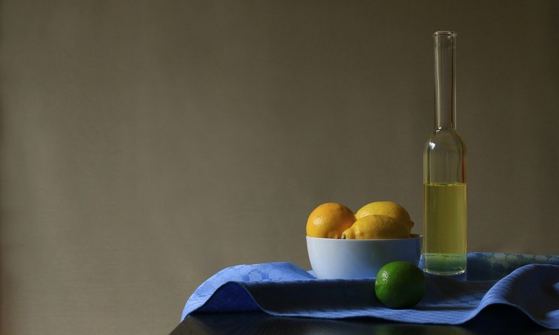 Обои фрукты, лимон, лайм, бутылка, цитрусы, лимонад, fruit, lemon, lime, bottle, citrus, lemonade разрешение 2048x1365 Загрузить