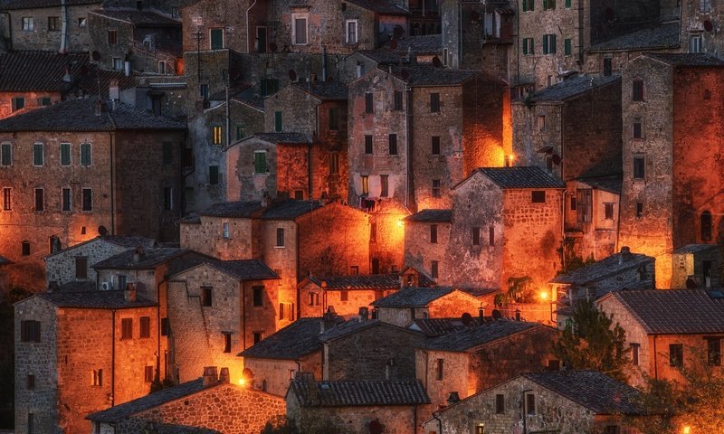 Обои ночь, огни, город, италия, тоскана, sorano, night, lights, the city, italy, tuscany разрешение 2000x1287 Загрузить