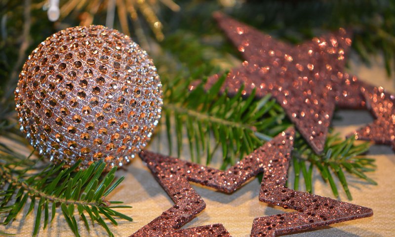 Обои новый год, елка, звезды, шар, рождество, елочные украшения, new year, tree, stars, ball, christmas, christmas decorations разрешение 3840x2400 Загрузить