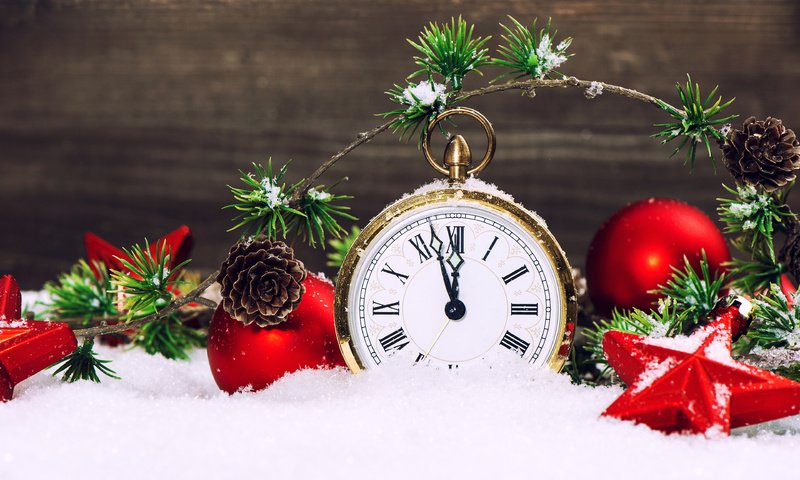 Обои снег, новый год, часы, елочные украшения, snow, new year, watch, christmas decorations разрешение 3840x2400 Загрузить