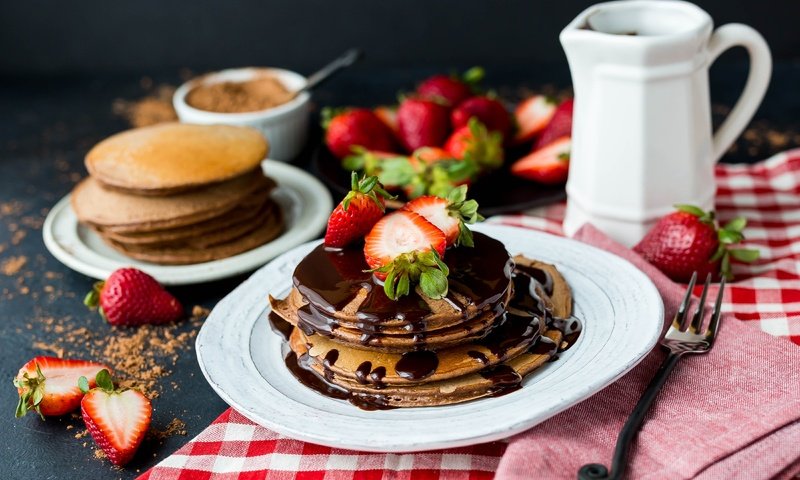 Обои клубника, завтрак, шоколад, в шоколаде, сладенько, панкейк, strawberry, breakfast, chocolate, sweet, pancake разрешение 4400x3080 Загрузить