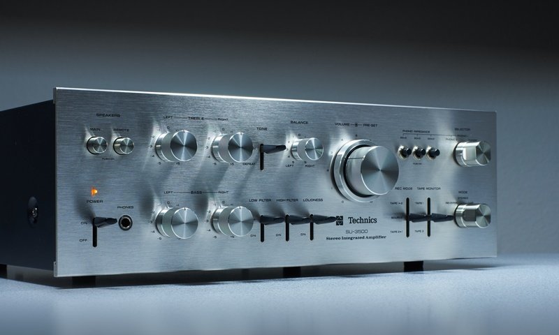 Обои макро, фон, 1975 г. р., technics su 3500 stereo amplifier, macro, background, 1975 разрешение 2400x1798 Загрузить