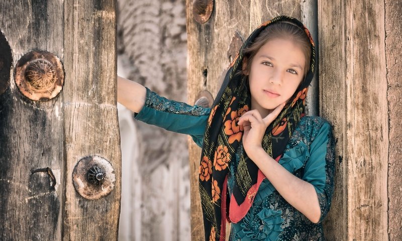 Обои портрет, дети, девочка, ребенок, платок, иран, portrait, children, girl, child, shawl, iran разрешение 6867x4578 Загрузить