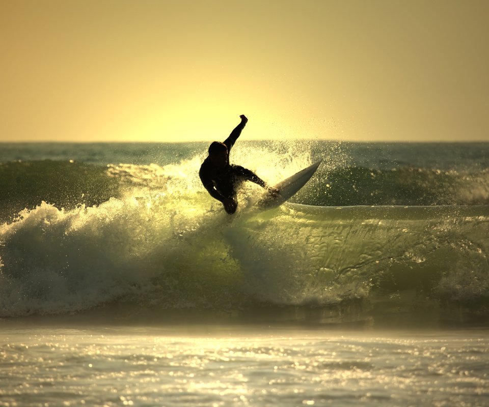 Обои вода, волны, океан, серфинг, доска для сёрфа, water, wave, the ocean, surfing, board for surfing разрешение 4293x2746 Загрузить