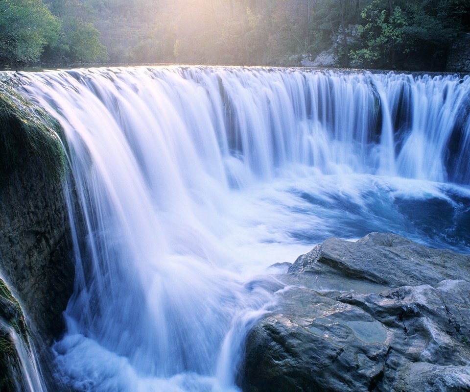 Обои вода, река, камни, водопад, water, river, stones, waterfall разрешение 2000x1333 Загрузить