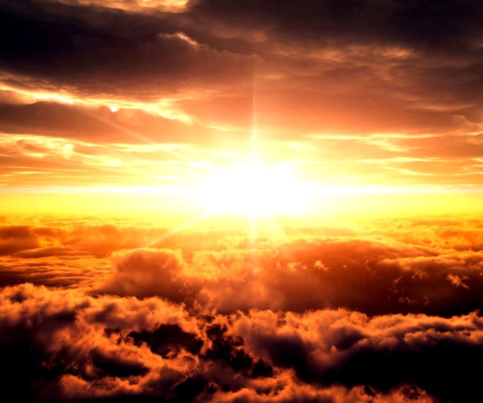Обои небо, облака, солнце, закат, the sky, clouds, the sun, sunset разрешение 2000x1250 Загрузить