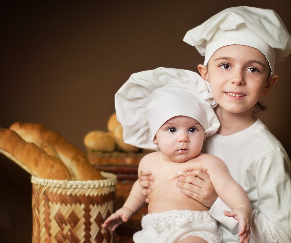 Обои дети, хлеб, мальчики, анна леванкова, поворята, children, bread, boys, anna levankova, povaryata разрешение 2796x2004 Загрузить