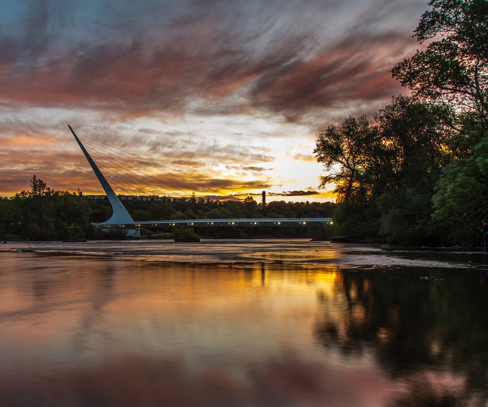 Обои река, мост, город, сша, калифорния, реддинг, сакраменто, river, bridge, the city, usa, ca, redding, sacramento разрешение 2048x1366 Загрузить