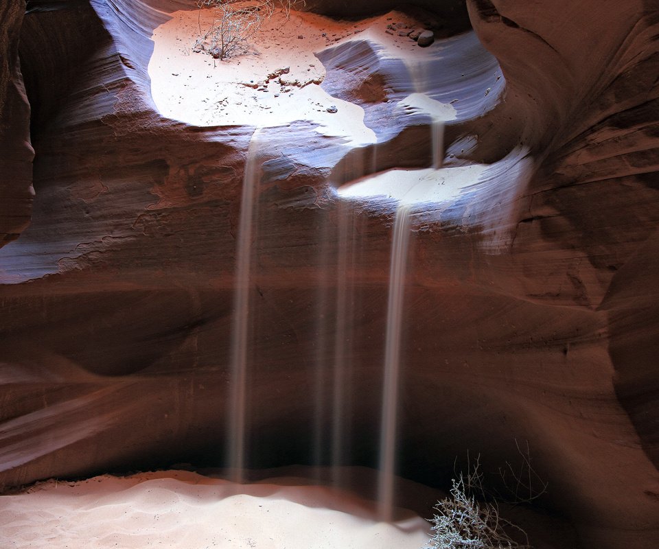 Обои песок, каньон, сша, каньон антилопы, пещера, штат аризона, sand, canyon, usa, antelope canyon, cave, arizona разрешение 2048x1366 Загрузить