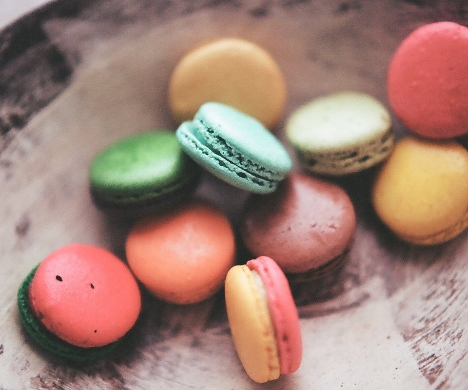 Обои разноцветные, сладость, печенье, макаруны, миндальное, colorful, the sweetness, cookies, macaroon, almond разрешение 1920x1200 Загрузить