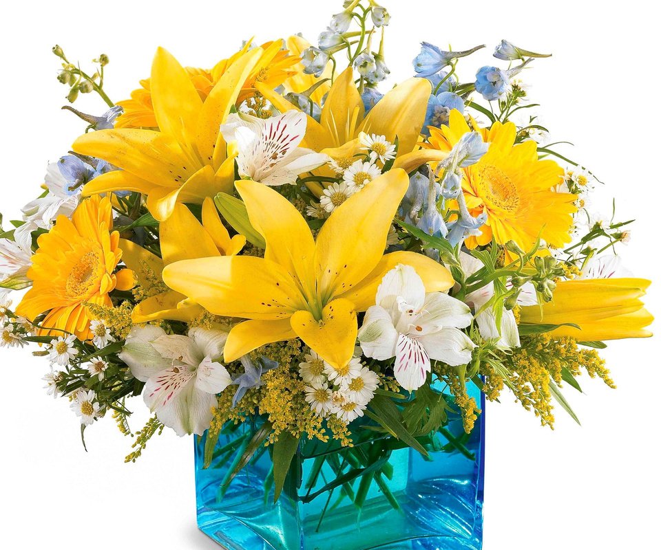 Обои ромашки, букет, ваза, лилии, chamomile, bouquet, vase, lily разрешение 1920x1400 Загрузить