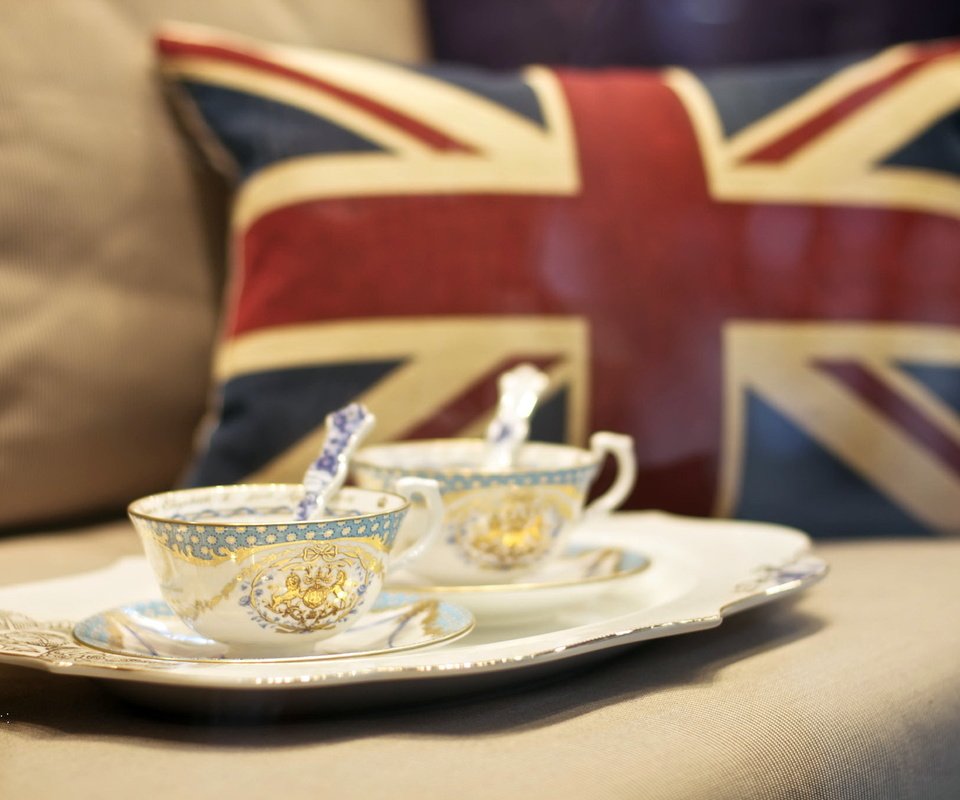 Обои подушки, англия, блюдце, чай, чаепитие, чашки, ложки, brexit, pillow, england, saucer, tea, the tea party, cup, spoon разрешение 2048x1365 Загрузить