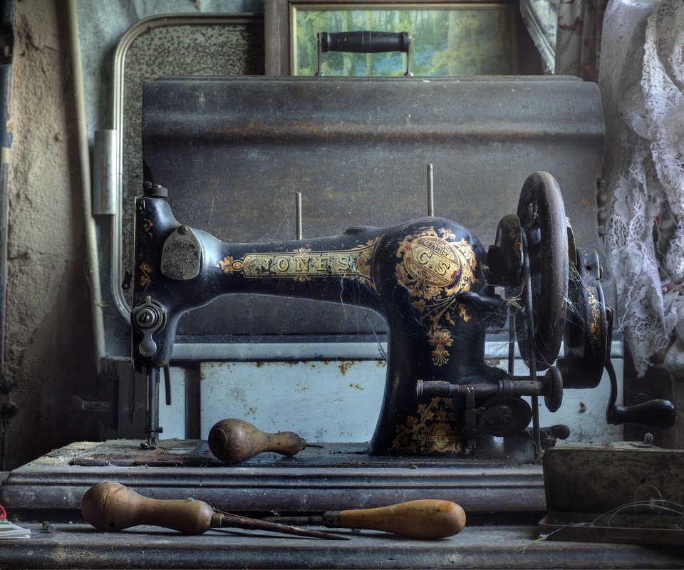 Обои фон, швейная машина, старьё, background, sewing machine, junk разрешение 2048x1363 Загрузить