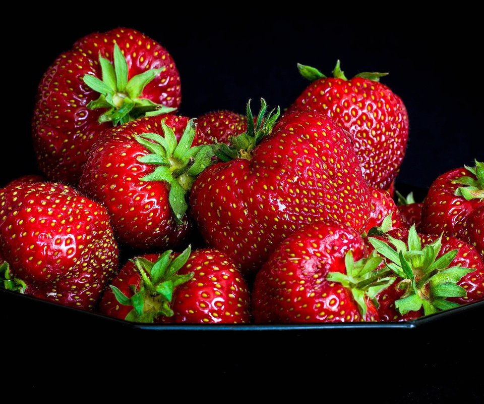 Обои ягода, еда, клубника, урожай, berry, food, strawberry, harvest разрешение 1920x1080 Загрузить