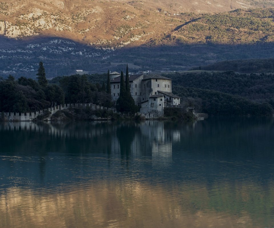 Обои озеро, замок, италия, тоблино, lake, castle, italy, toblino разрешение 2048x1367 Загрузить