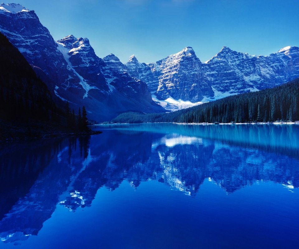 Обои озеро, горы, природа, отражение, пейзаж, канада, озеро морейн, lake, mountains, nature, reflection, landscape, canada, moraine lake разрешение 1920x1200 Загрузить