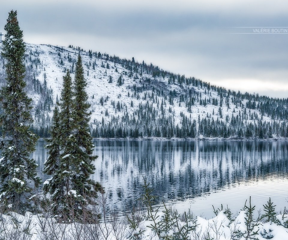 Обои озеро, снег, дерево, зима, гора, он, lake, snow, tree, winter, mountain, it разрешение 5631x3167 Загрузить