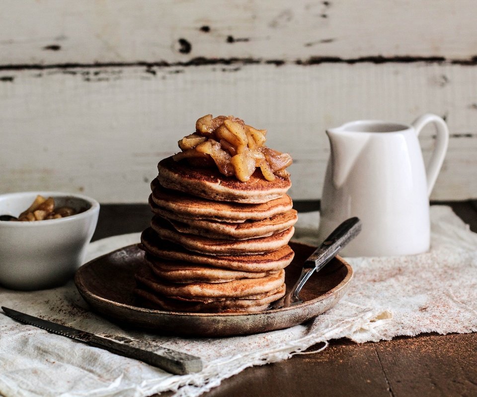 Обои яблоки, выпечка, блинчики, блины, apples, cakes, pancakes разрешение 2048x1365 Загрузить