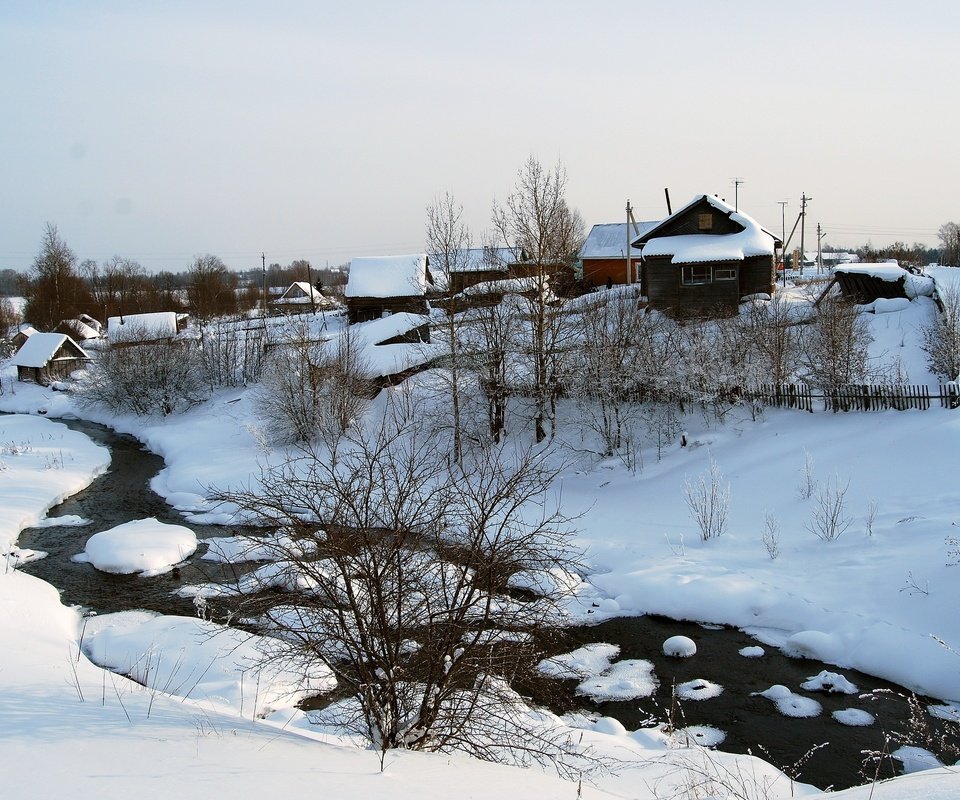 Обои река, снег, зима, кусты, деревня, дома, дом, river, snow, winter, the bushes, village, home, house разрешение 2560x1600 Загрузить