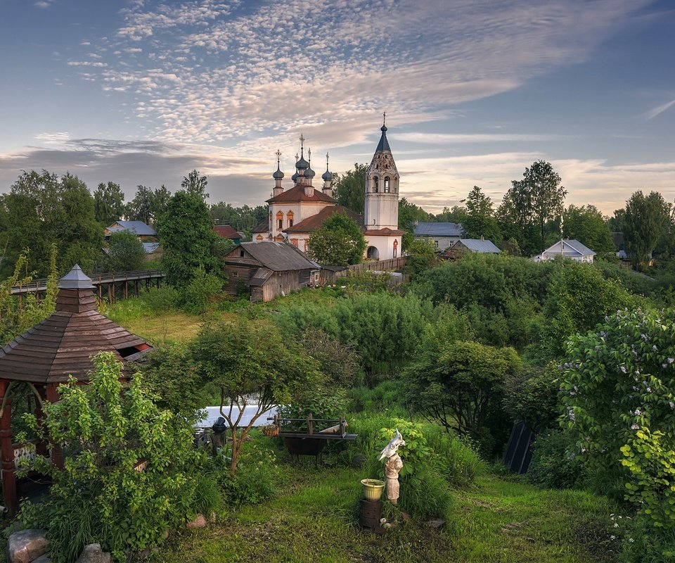 Обои вечер, лето, россия, церковь, дворик, вологодская область, устюжна, the evening, summer, russia, church, patio, vologda oblast, ustyuzhna разрешение 2098x1400 Загрузить