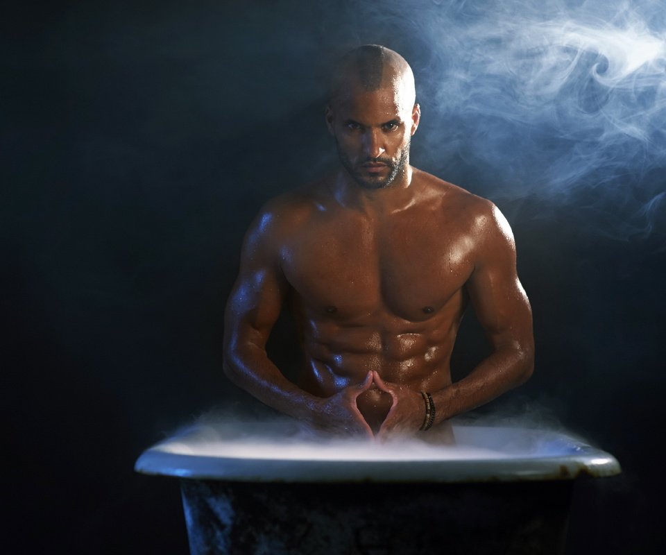 Обои взгляд, актёр, лицо, ванна, рики уиттл, look, actor, face, bath, ricky whittle разрешение 2560x1600 Загрузить