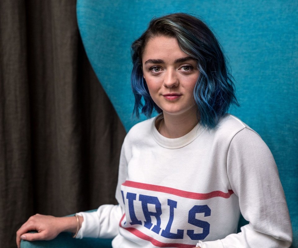 Обои девушка, улыбка, взгляд, волосы, лицо, актриса, maisie williams, girl, smile, look, hair, face, actress разрешение 3456x2870 Загрузить