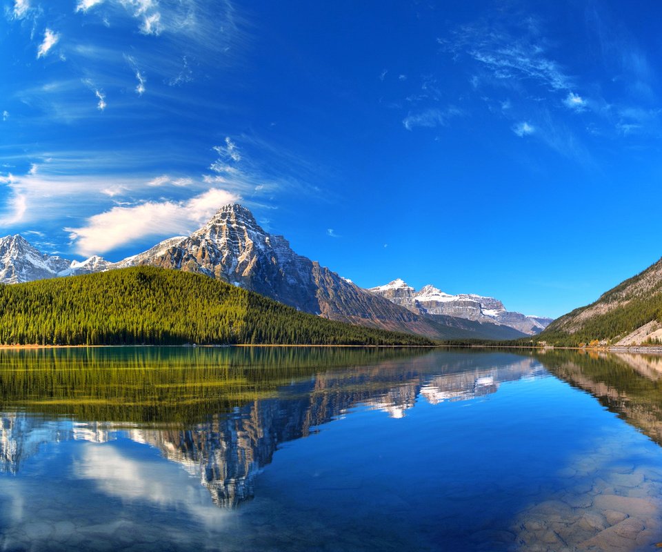 Обои озеро, горы, лес, lake, mountains, forest разрешение 2000x1248 Загрузить