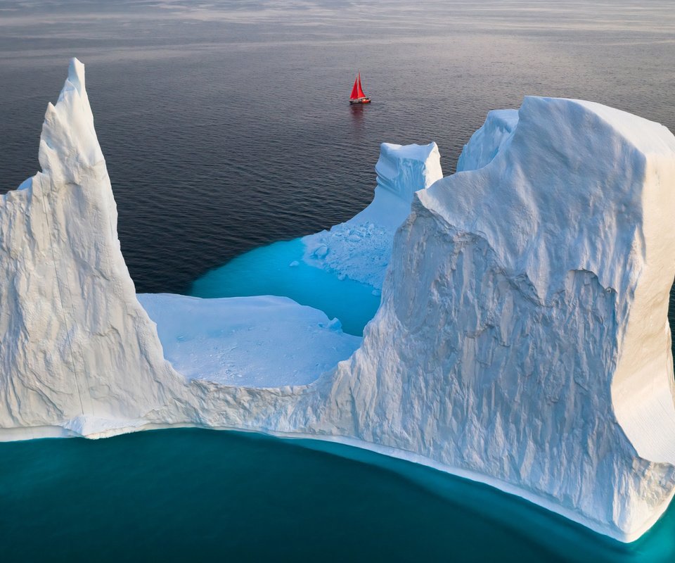 Обои парусник, айсберг, гренландия, gerald macua, sailboat, iceberg, greenland разрешение 2112x1188 Загрузить