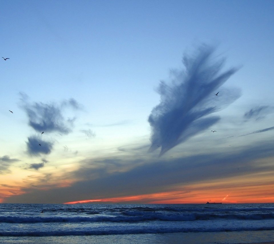 Обои небо, облака, волны, море, горизонт, the sky, clouds, wave, sea, horizon разрешение 1920x1200 Загрузить