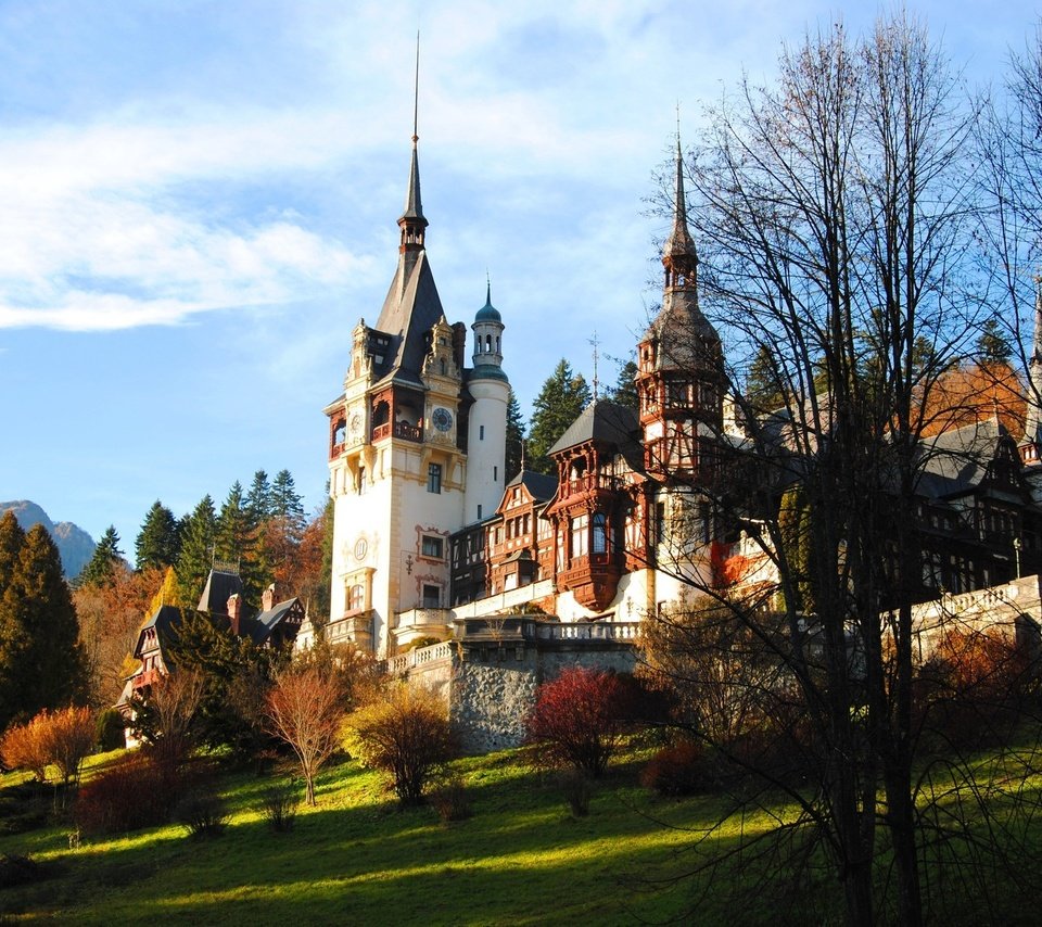 Обои замок, осень, здание, румыния, просто красиво, castle, autumn, the building, romania, just beautiful разрешение 1920x1285 Загрузить