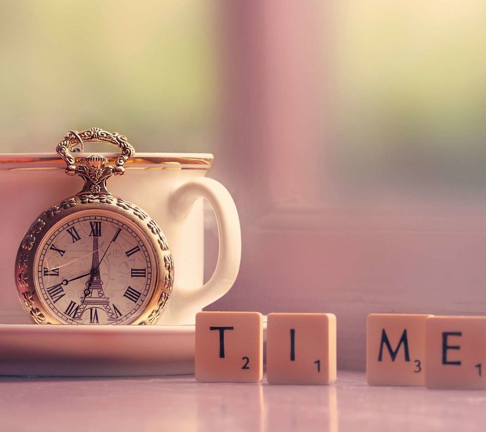 Обои часы, размытость, кубики, чашка, время, watch, blur, cubes, cup, time разрешение 1920x1200 Загрузить