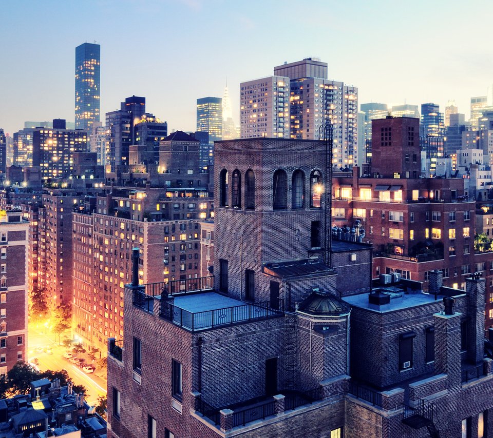 Обои огни, город, небоскребы, нью-йорк, здания, сумерки, lights, the city, skyscrapers, new york, building, twilight разрешение 1920x1280 Загрузить