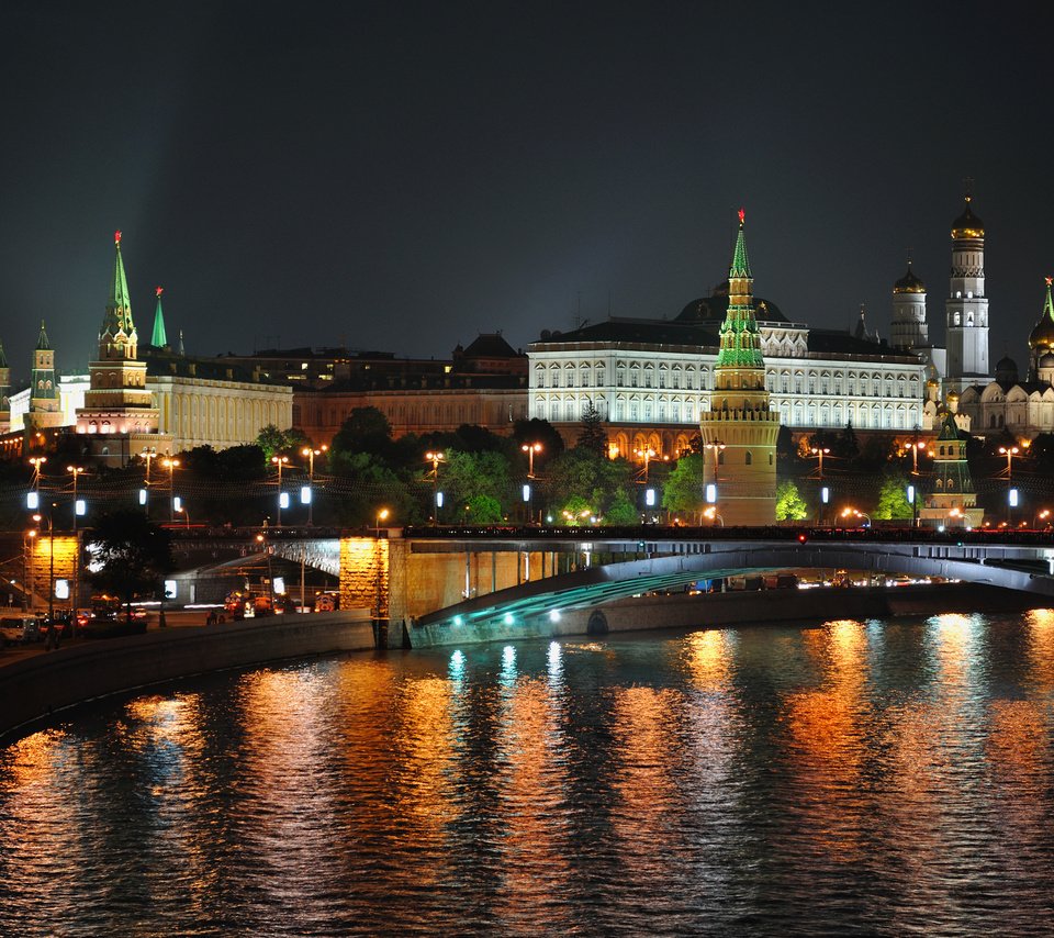 Обои москва, кремль, город, ночной город, moscow, the kremlin, the city, night city разрешение 2300x1531 Загрузить