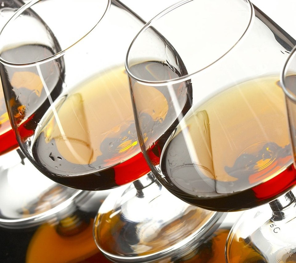 Обои напитки, бокалы, алкоголь, коньяк, drinks, glasses, alcohol, cognac разрешение 1920x1200 Загрузить
