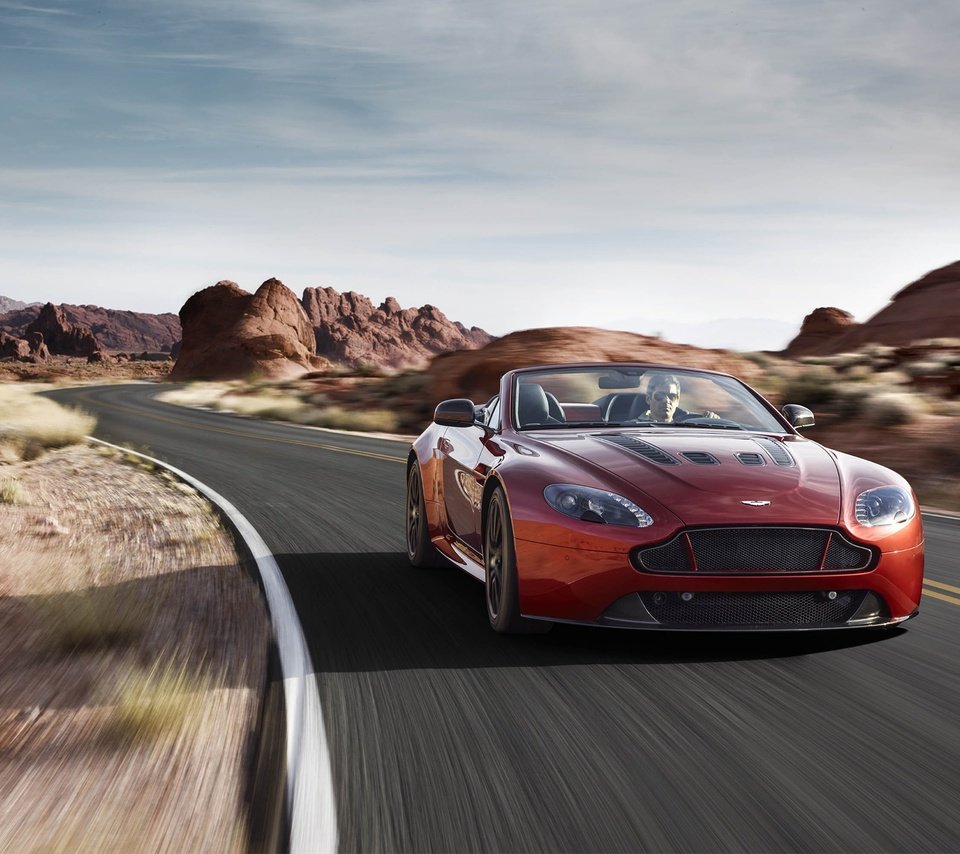 Обои 2015 aston martin v12 vantage s разрешение 2560x1440 Загрузить