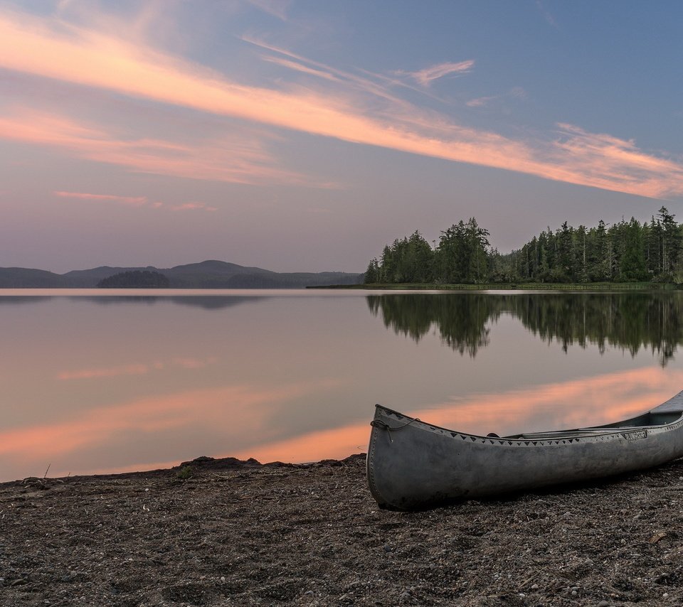 Обои озеро, лес, пляж, рассвет, лодка, lake, forest, beach, dawn, boat разрешение 1920x1200 Загрузить