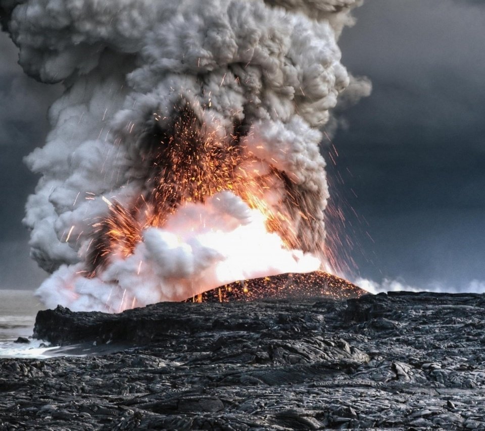 Обои извиржение вулкана, лава и пепел, izverzhenie volcano, lava and ash разрешение 1932x1208 Загрузить