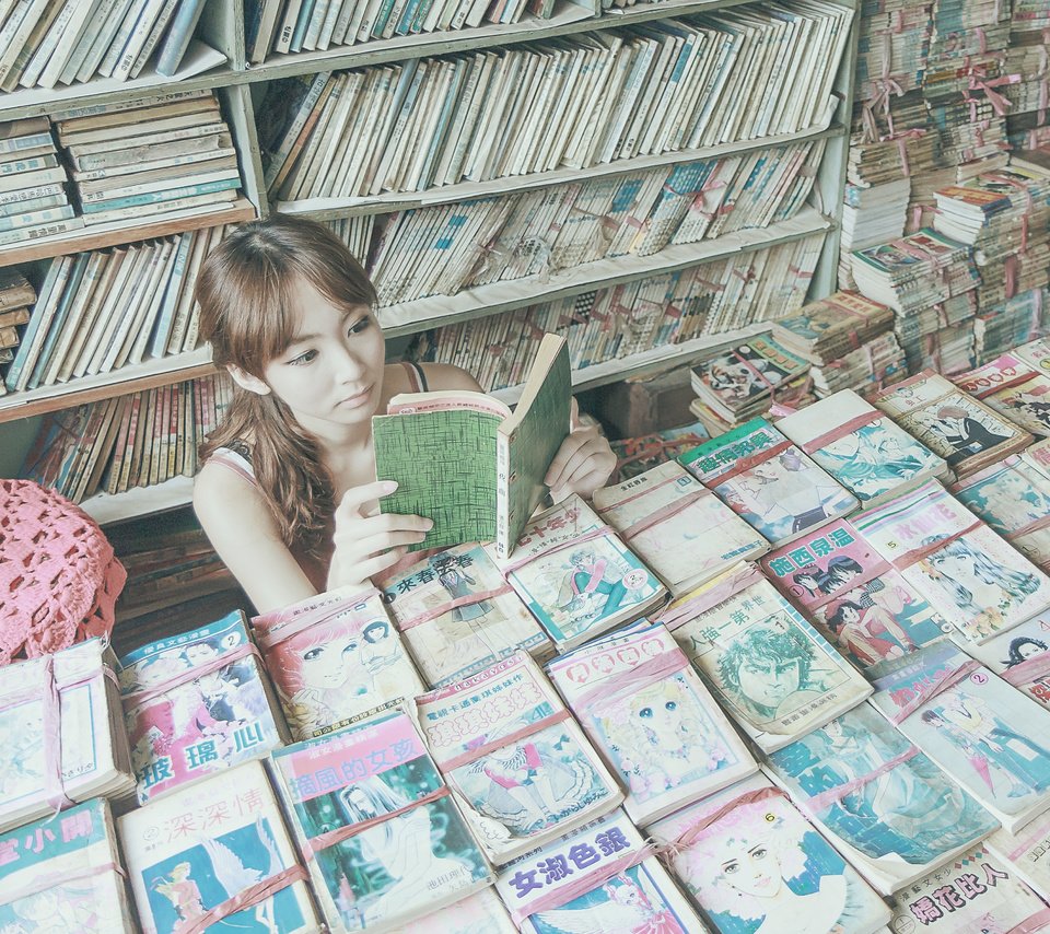 Обои девушка, книги, библиотека, азиатка, girl, books, library, asian разрешение 4516x3011 Загрузить