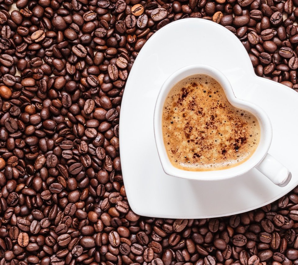 Обои кофе, кофейные зерна, кружка-сердце, кофе зерна, coffee, coffee beans, mug-heart разрешение 5184x3456 Загрузить