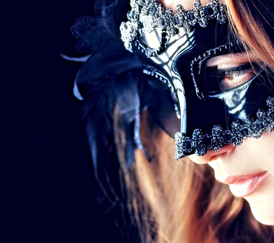 Обои глаза, карнавал, девушка, маскарад, маска, модель, губы, лицо, макияж, тайна, eyes, carnival, girl, masquerade, mask, model, lips, face, makeup, mystery разрешение 2880x1800 Загрузить