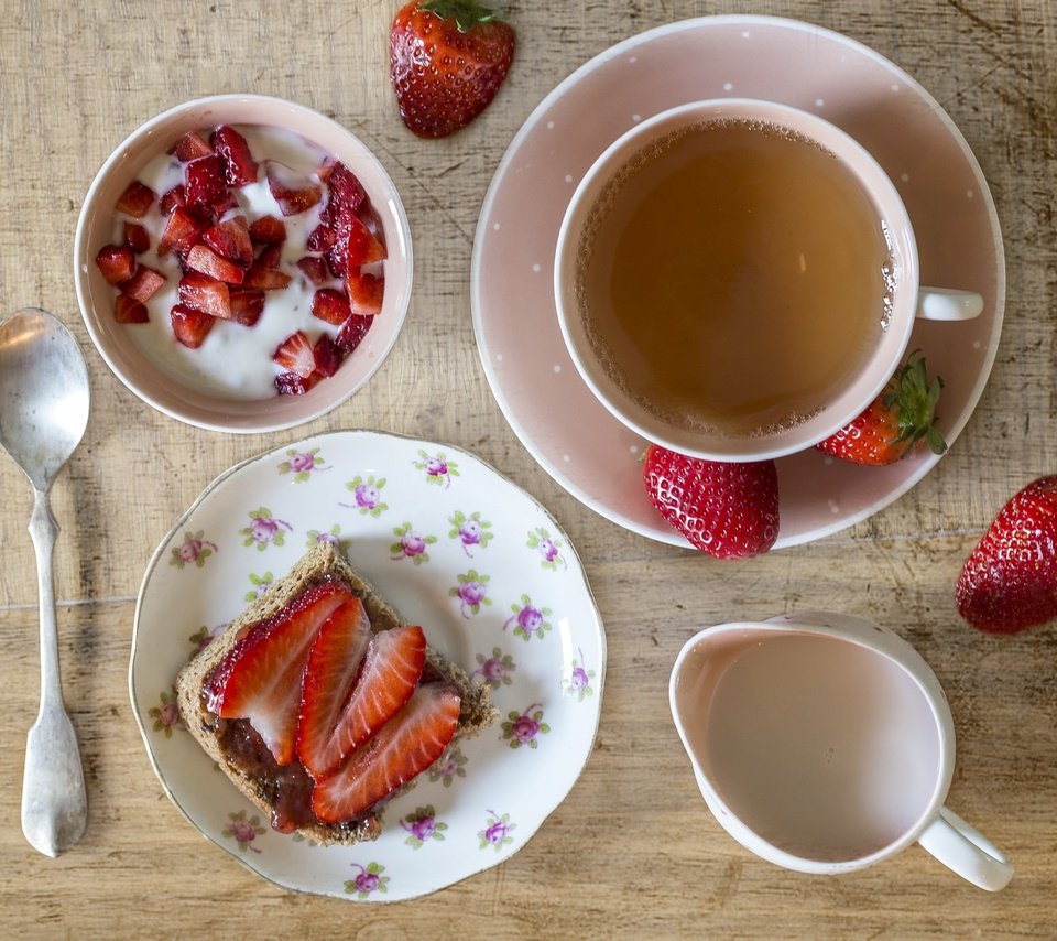 Обои клубника, чай, завтрак, strawberry, tea, breakfast разрешение 2048x1365 Загрузить