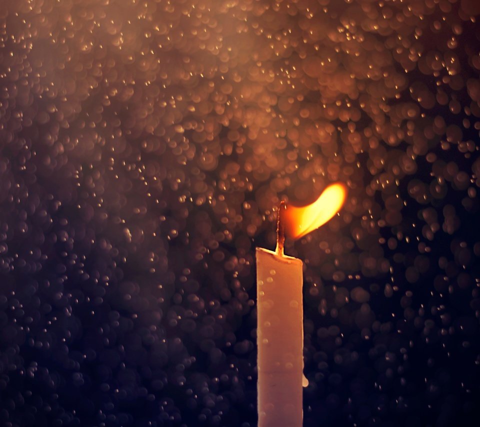 Обои макро, капли, огонь, дождь, свеча, macro, drops, fire, rain, candle разрешение 2048x1701 Загрузить