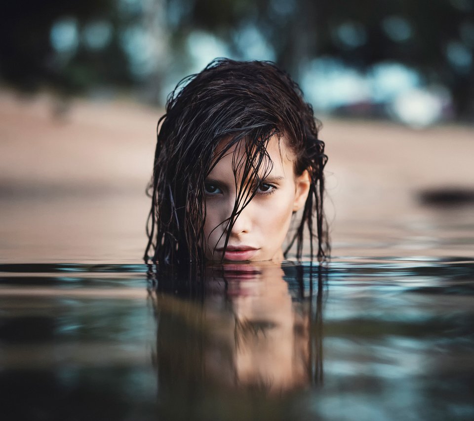 Фото девушки в воде