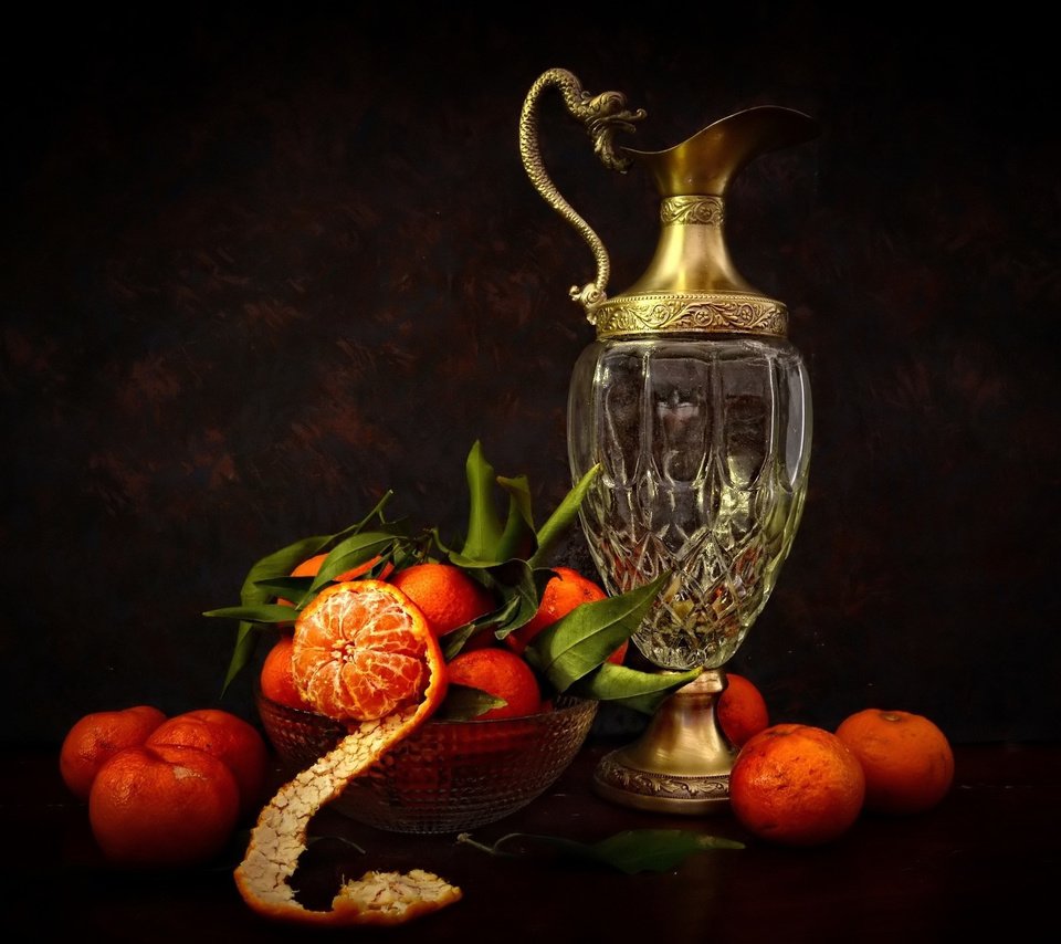 Обои листья, мандарины, натюрморт, графин, кожура, leaves, tangerines, still life, decanter, peel разрешение 2048x1296 Загрузить