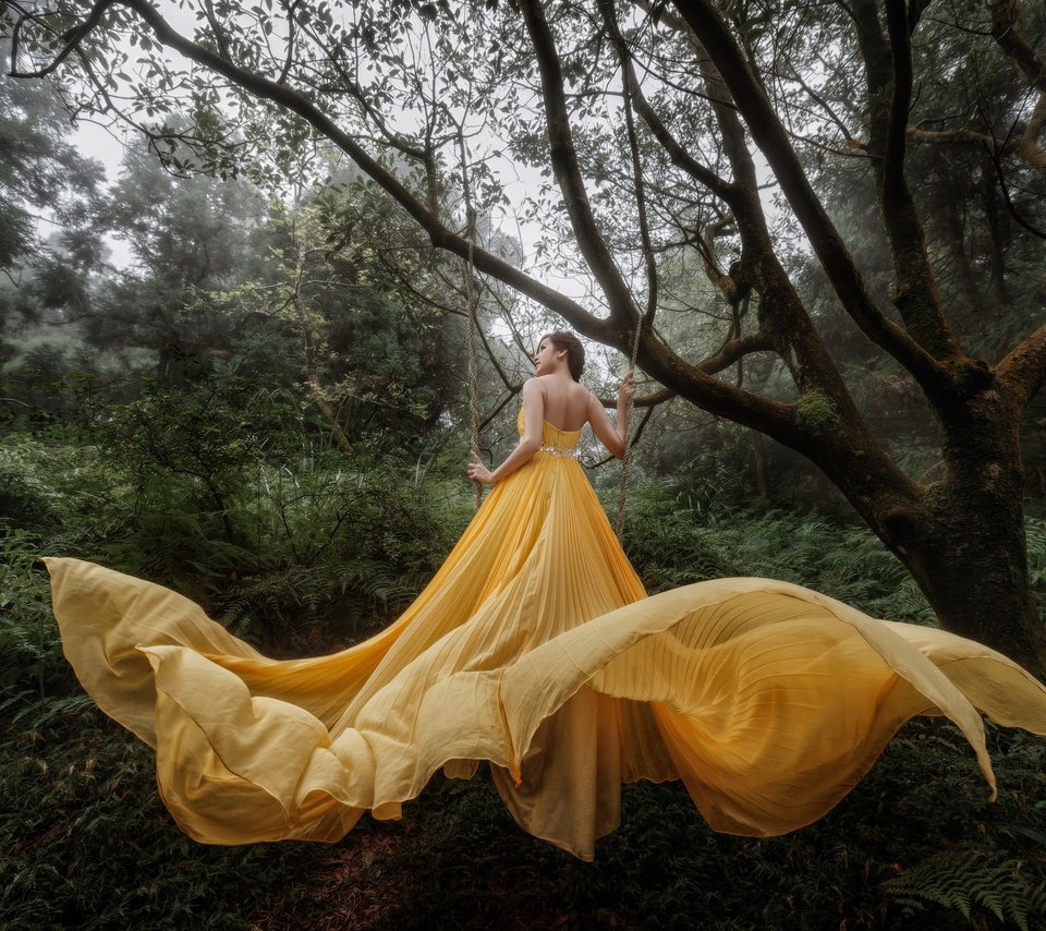 Обои лес, девушка, желтое платье, forest, girl, yellow dress разрешение 2048x1363 Загрузить