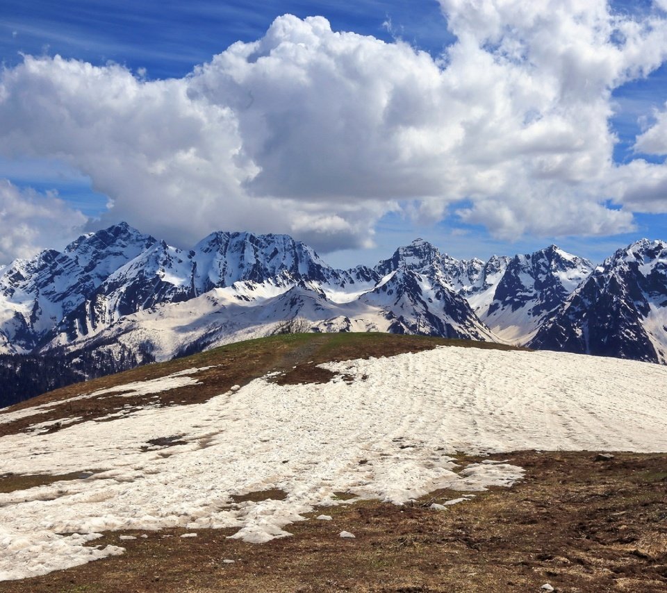 Обои горы, снег, природа, весна, кавказ, красная поляна, перевал аишхо, mountains, snow, nature, spring, the caucasus, krasnaya polyana, pass aisha разрешение 2560x1706 Загрузить