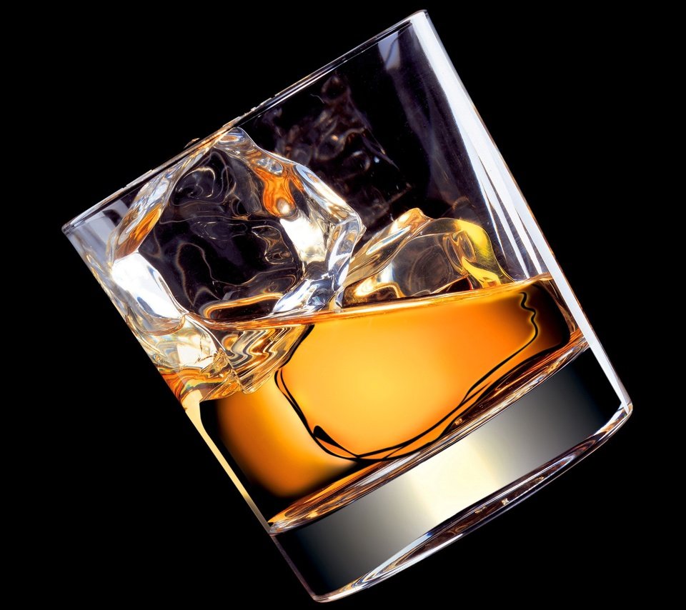Обои напиток, лёд, черный фон, стакан, алкоголь, виски, drink, ice, black background, glass, alcohol, whiskey разрешение 2560x1920 Загрузить