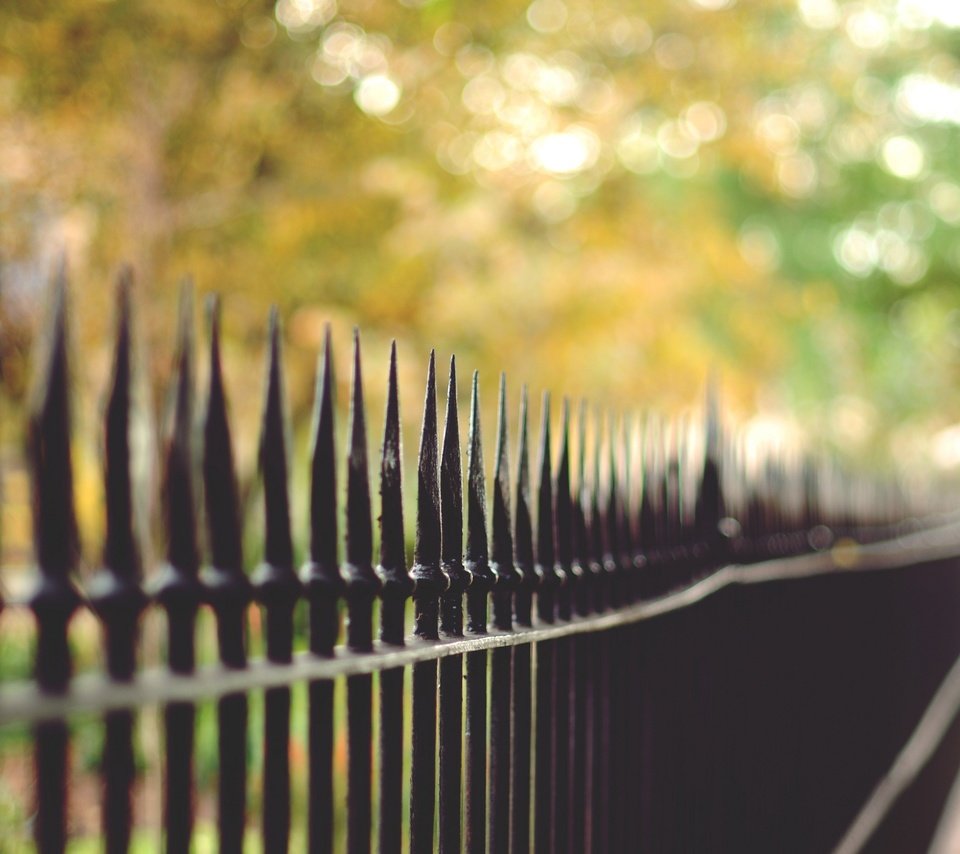 Обои забор, ограда, боке, the fence, fence, bokeh разрешение 2048x1360 Загрузить