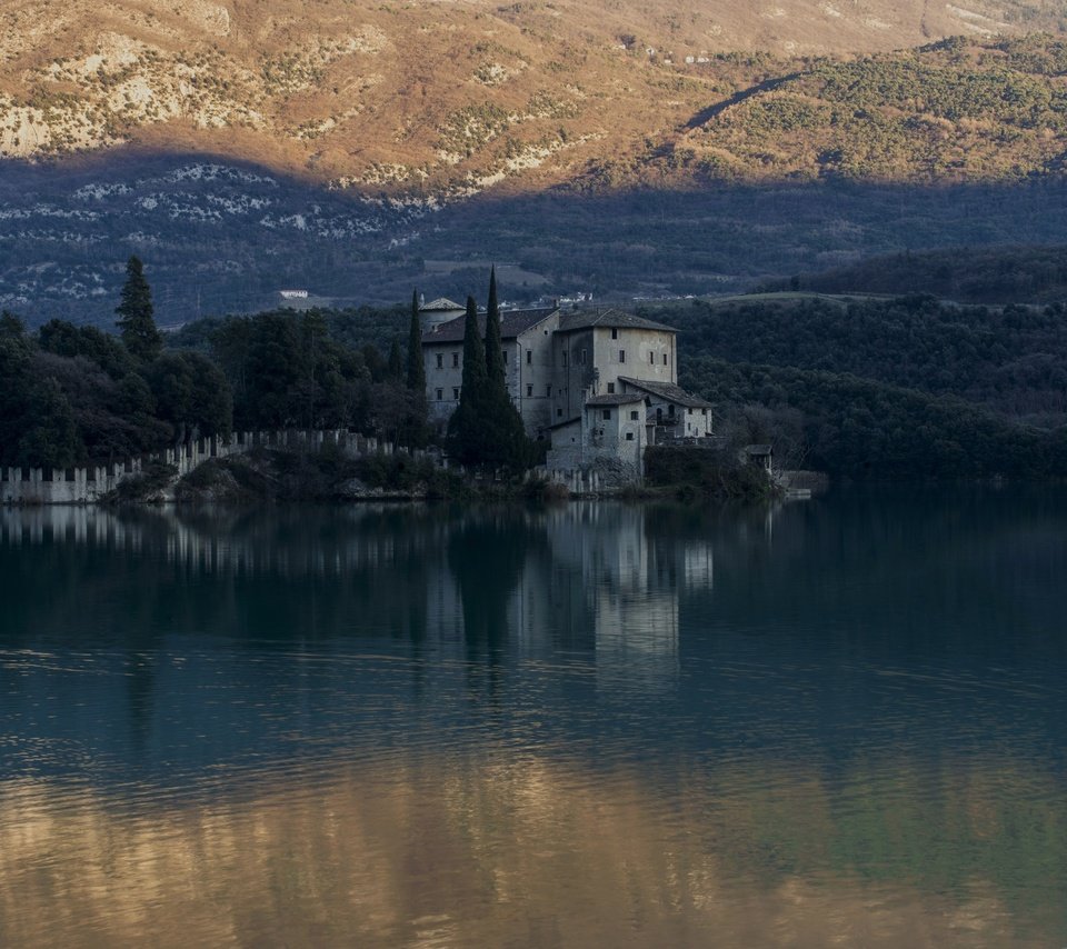 Обои озеро, замок, италия, тоблино, lake, castle, italy, toblino разрешение 2048x1367 Загрузить