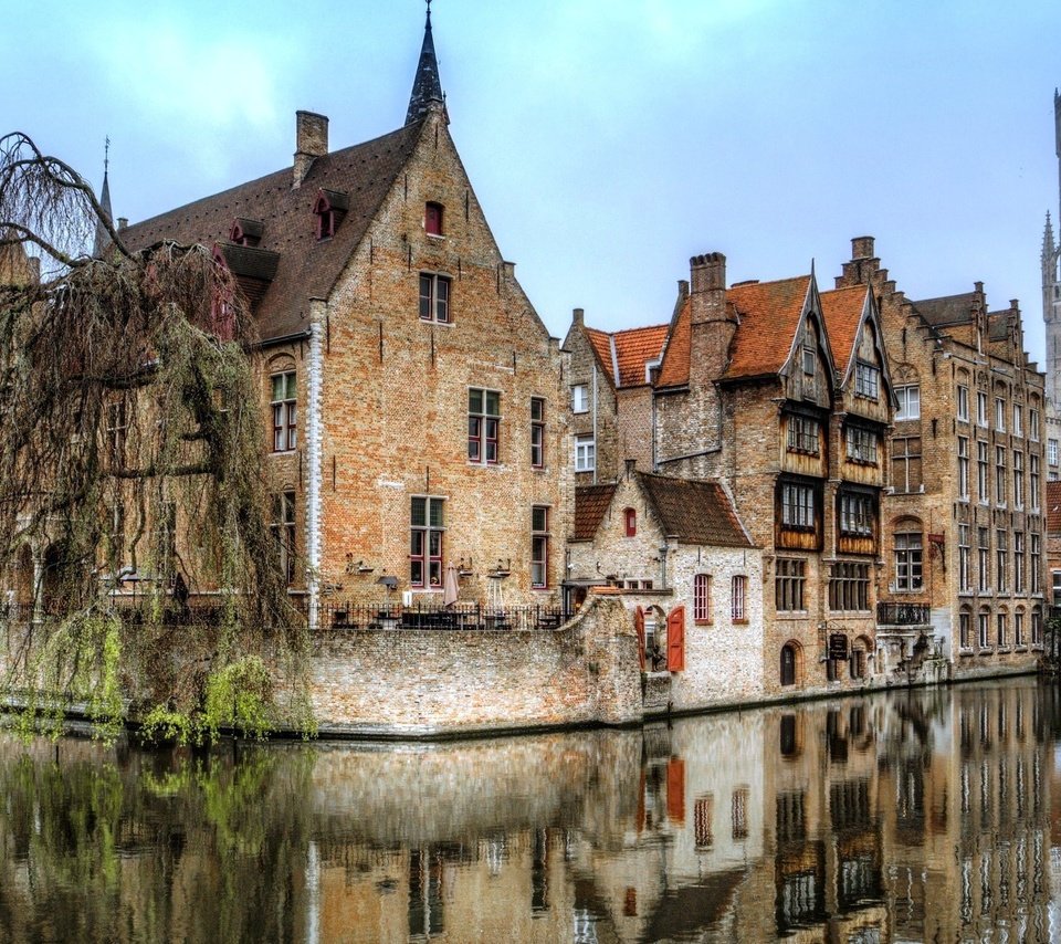 Обои отражение, город, канал, дома, бельгия, брюгге, reflection, the city, channel, home, belgium, bruges разрешение 2048x1315 Загрузить